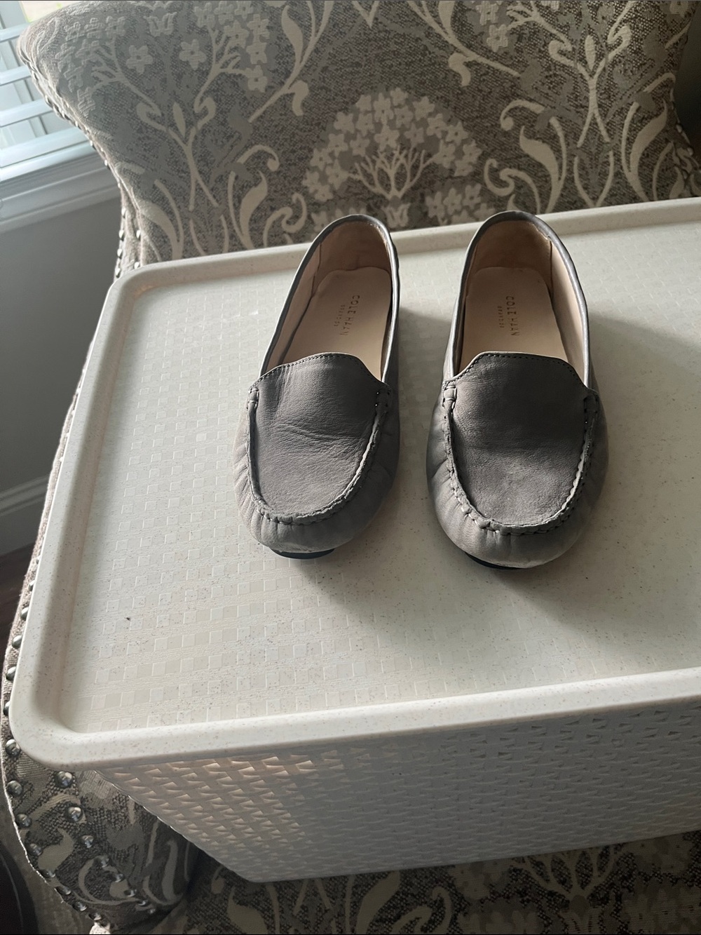 NEARLY NEW 
NO WEAR 
SZ 6 1/2 
Cole Haan Gray Leather Slip-On Driving Loafers